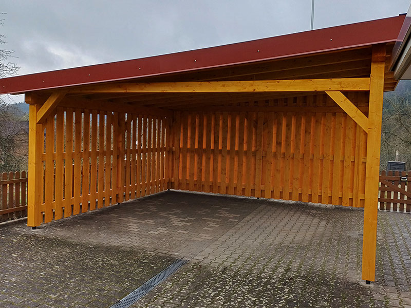 Carport mit Wandverkleidung wechselseitig