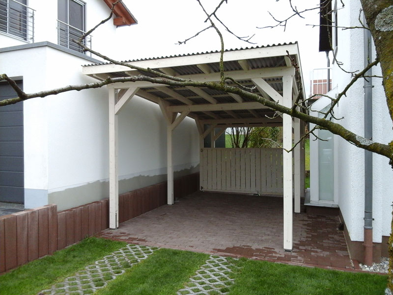 Carport mit Trapezblech als Dacheindeckung